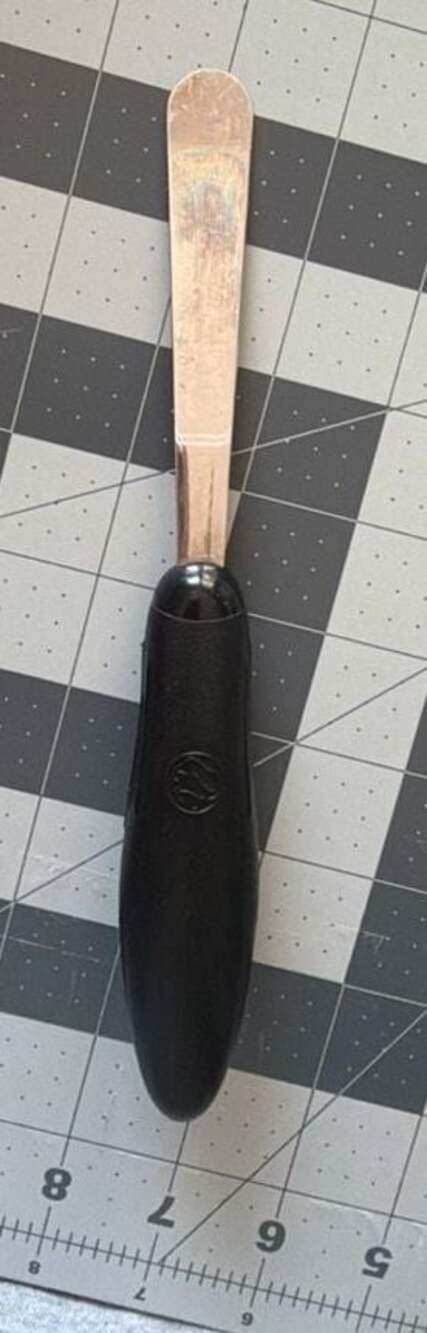 The Pampered Chef Mini Spreader